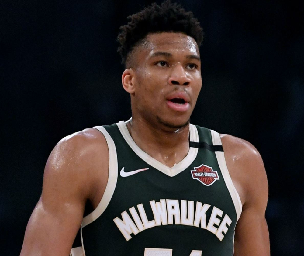 Who’ll Take the Throne from LeBron? Is Giannis Antetokounmpo New King?