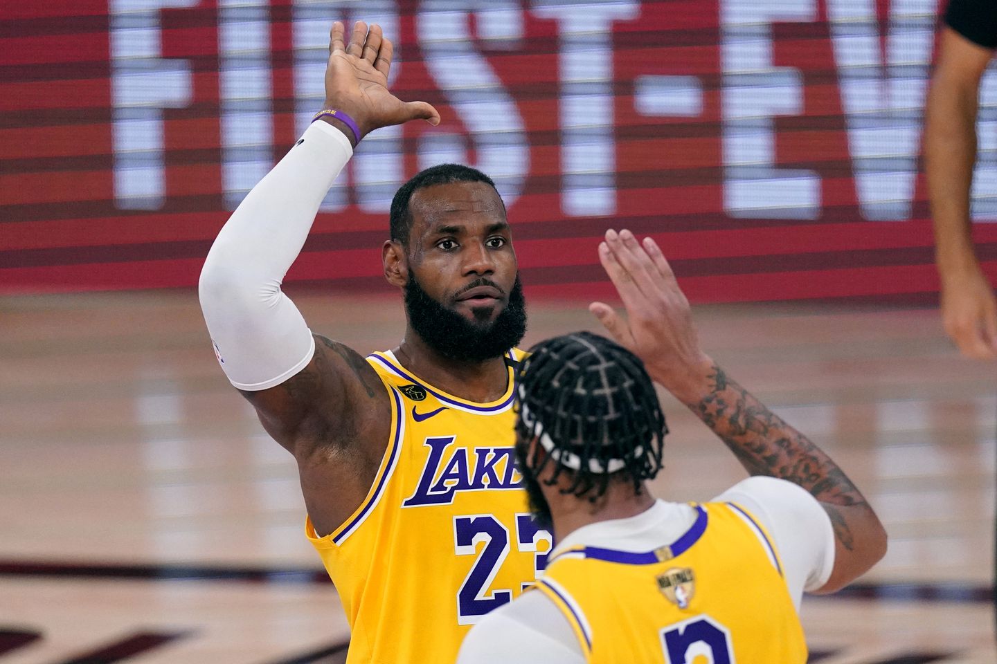 5 Things: Lakers win game 1 against the Heat