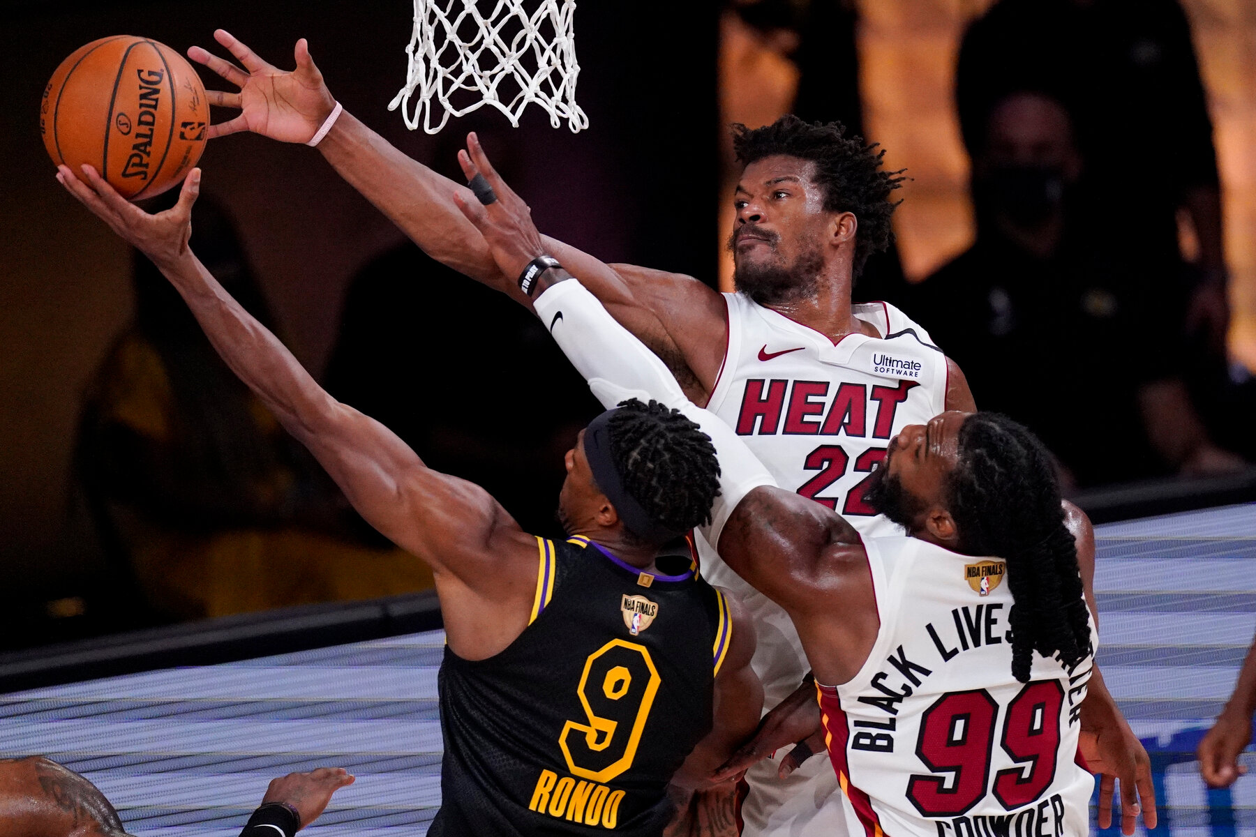 5 Things: Heat grit out win, Lakers hold 3-2 edge
