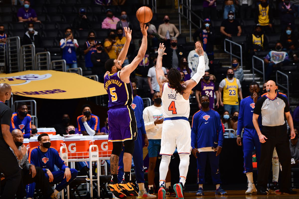 5 Things: Lakers out-grit the Knicks