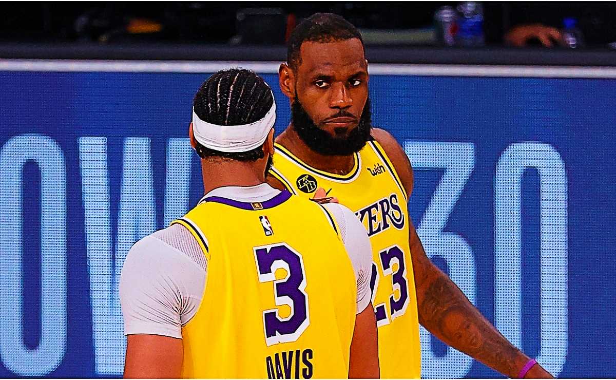 Why Anthony Davis Must Take Torch from LeBron For Lakers To Beat Dubs